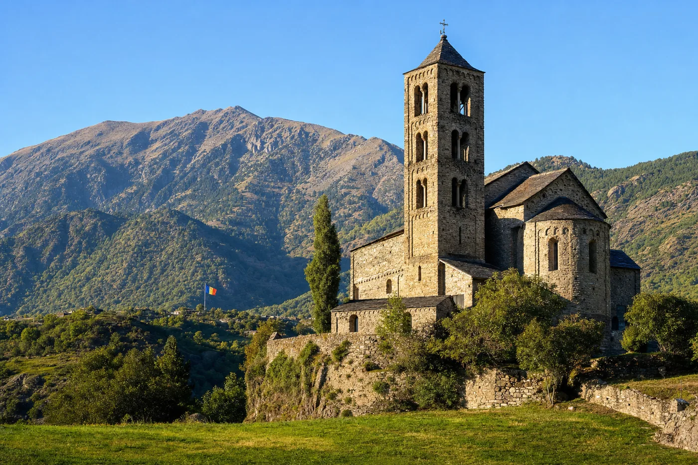 Andorra – bekend monument met de nationale vlag