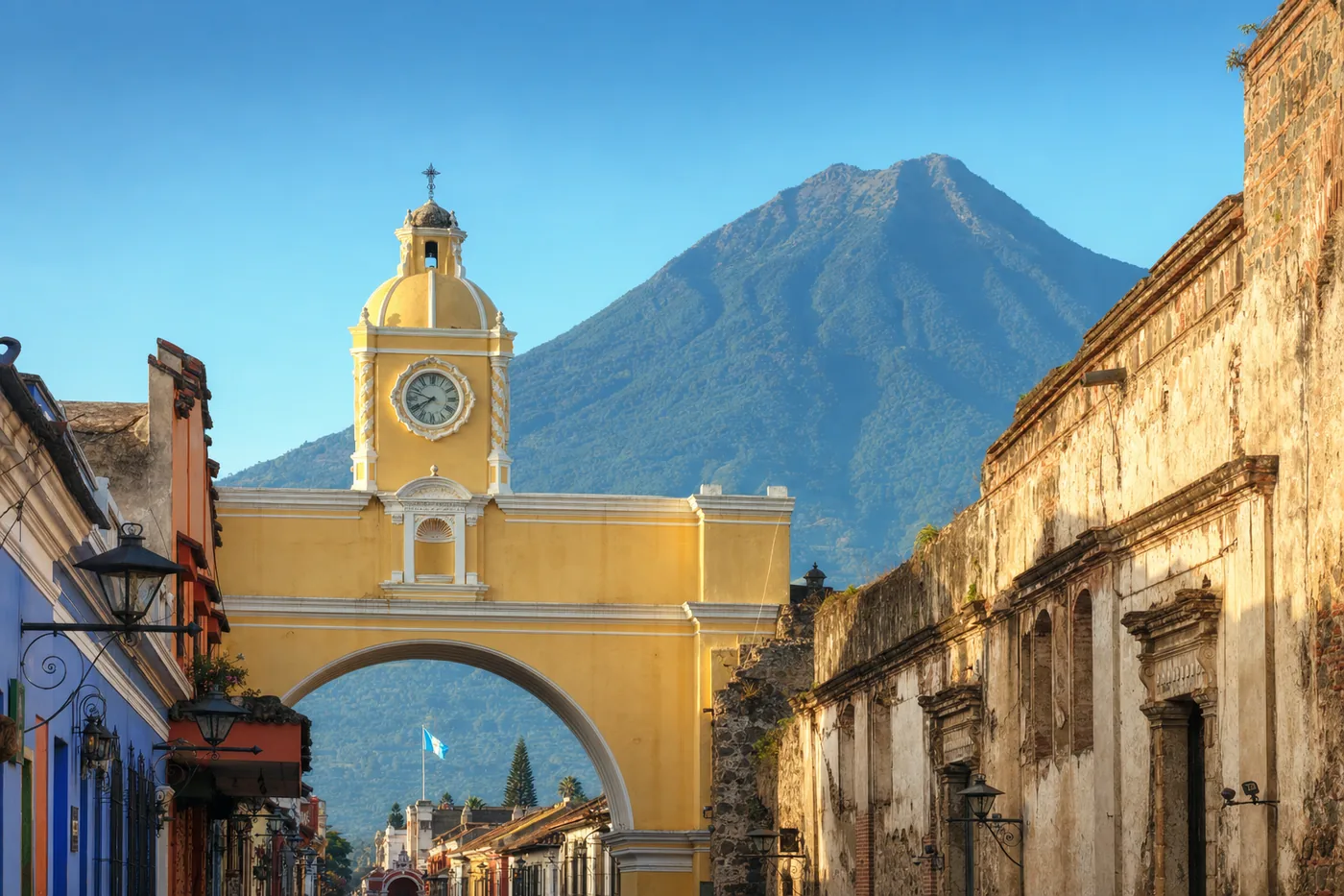 Guatemala – bekend monument met de nationale vlag